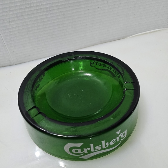 Vintage Green Glass Carlsberg Beer ashtray - Picture 5 of 5